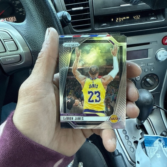 Panini Prizm LeBron James Card - Yellow and Purple - Picture 1 of 3